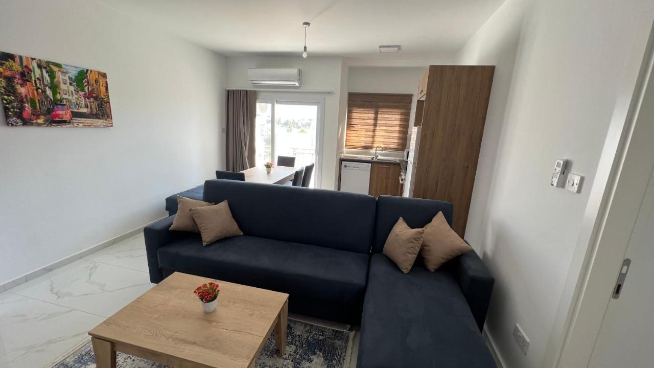 Tetris Apartment Spacious Comfortable Nicosia Room photo